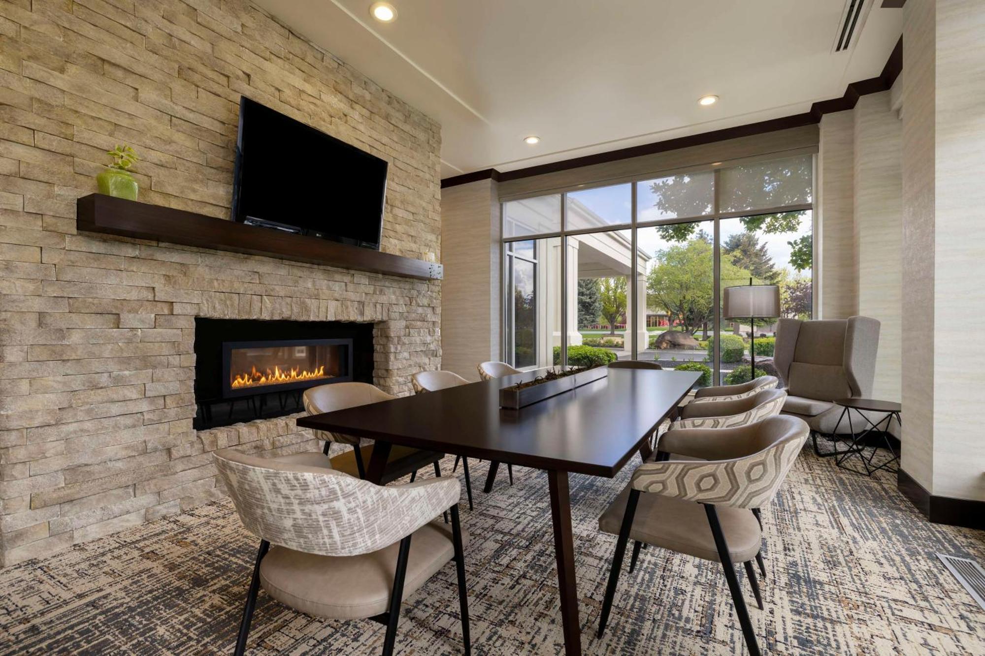 Hilton Garden Inn Boise Spectrum Εξωτερικό φωτογραφία